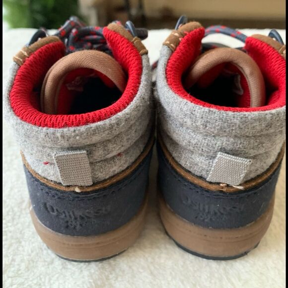 OshKosh dark blue/brown, grey back trim, laced unisex baby booties, brand new,5M - Picture 6 of 7